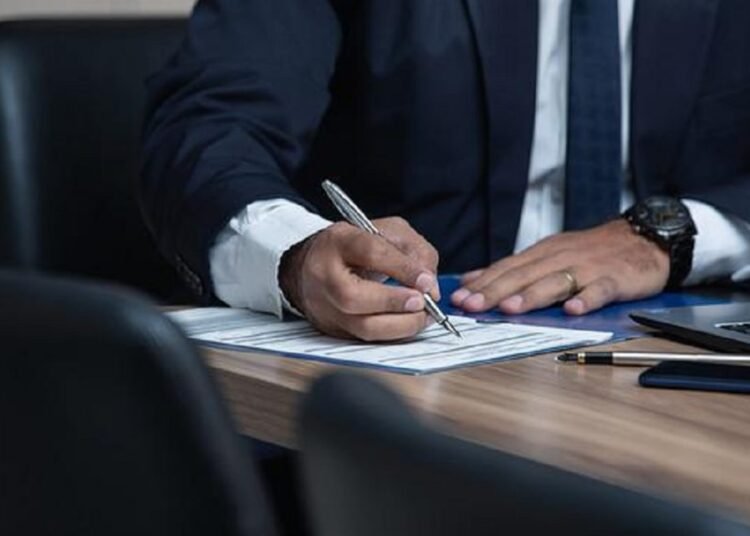 Golpe do Falso Advogado: Como Reconhecer e se Proteger Golpe do Falso Advogado: Como Reconhecer e se Proteger